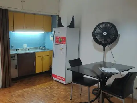 San Nicolás, Av Corrientes 700, piso 8, u$s 500 + expensas + servicios. 2px (Alq min 3 meses)