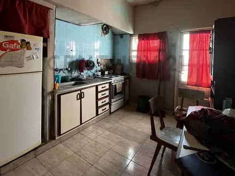 Av. Juan José Paso 3600, Piso 0