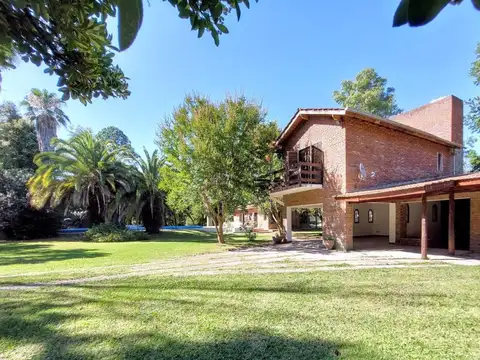 CASA QUINTA 6 AMBIENTES + QUINCHO Y PILETA - PILAR