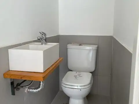 Depto Tipo Casa en Venta con 2 cocheras