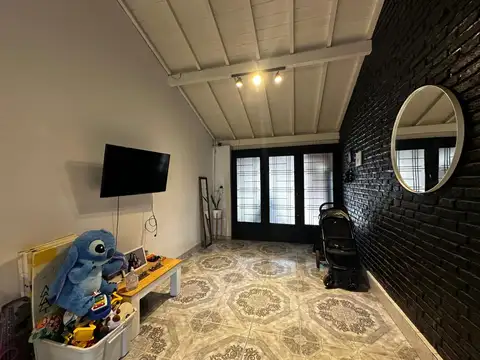 Casa en Venta con 3 cocheras