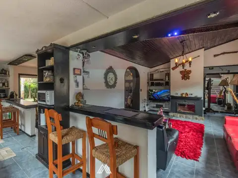 Casa 5 ambientes con 3 baños