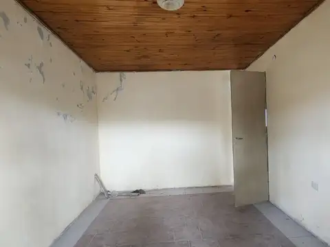 Casa en esquina a la venta en Mercedes (B)