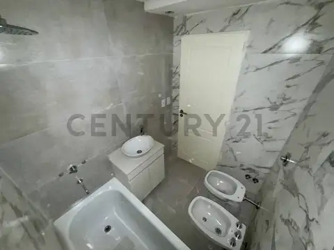 Departamento 4 ambientes con 2 baños