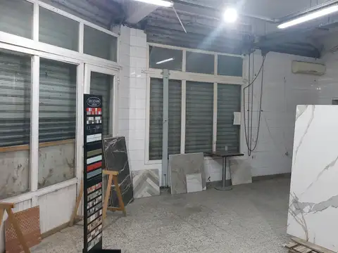 Local en Venta en Maquinista F Savio, USD 300.000