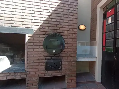 Quinta en Alquiler con 1 cochera