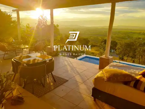 Dos casas en venta, con piscina en Coronel Moldes