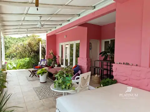 Casa 5 ambientes con 2 baños