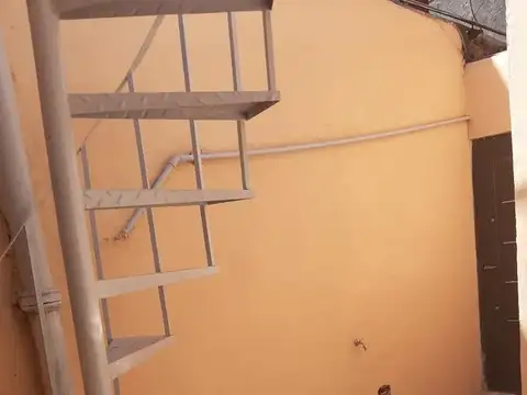 Depto Tipo Casa en Alquiler de Monoambiente