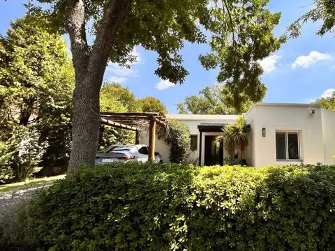 Casa Alquiler Anual, 4 amb. Jardín, parrilla, seg.