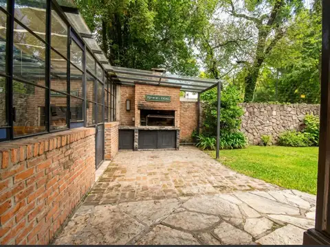 Casa 6 ambientes con 5 baños