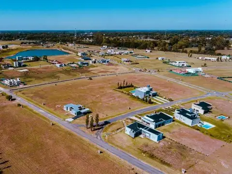 Terreno en venta - 905mts2 - Luján