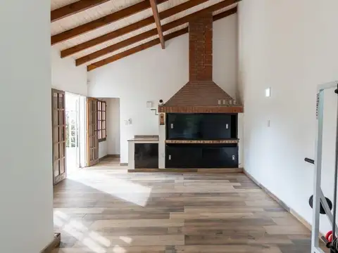 Casa en venta - 3 Dormitorios 3 Baños - Ensenada