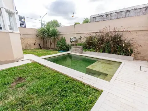 Casa 6 ambientes con 3 baños