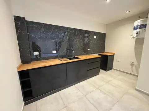 Dúplex a estrenar con balcón en moderno complejo céntrico