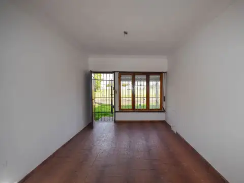 Depto Tipo Casa 2 ambientes con 1 baño
