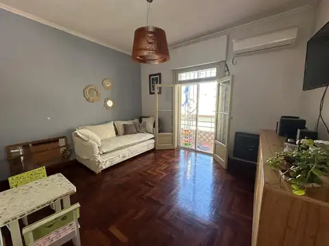 Depto Tipo Casa en Venta 80 años