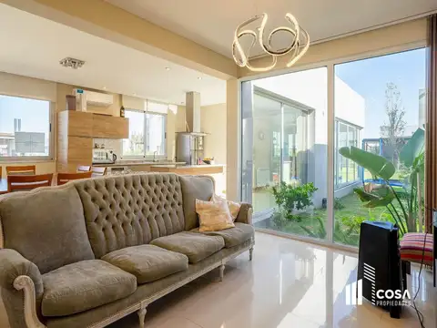 Casa en Venta al Este