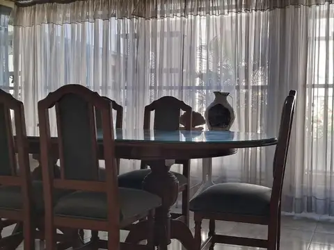 Casa 5 ambientes con 1 baño