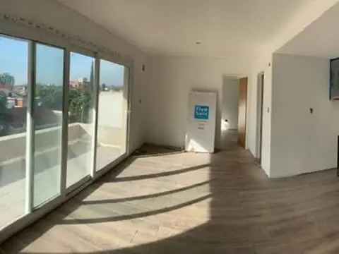 Depto Tipo Casa 2 ambientes con 2 baños