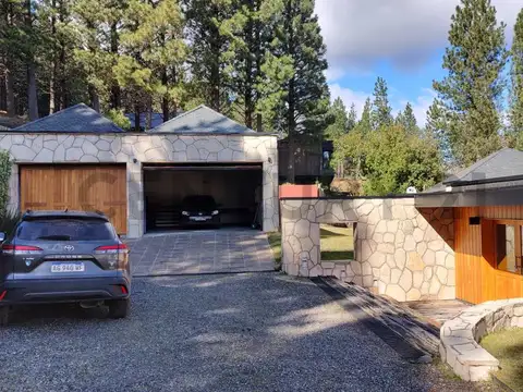 Casa en Venta con 2 cocheras
