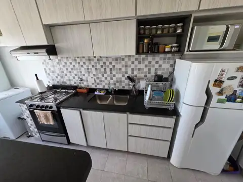 Capitán Claudio Rosales 700