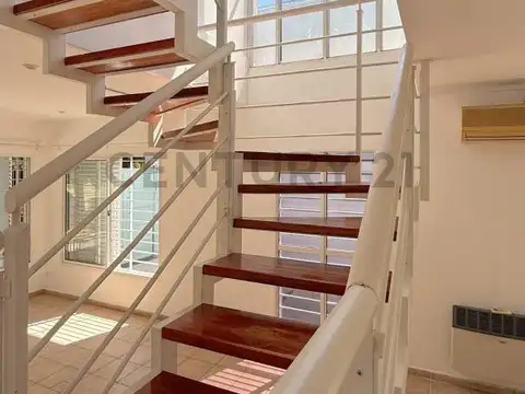 Dúplex moderno y amplio con cochera. En excelente VENADO TUERTO.