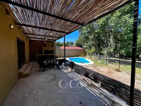 Casa 4 ambientes con 2 baños