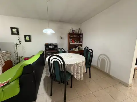 Depto Tipo Casa en Venta en Lomas De Zamora, USD 70.000