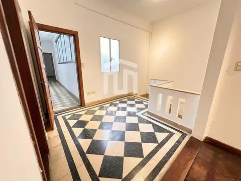 Casa 6 ambientes con 2 baños