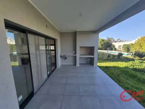 Casa en Venta en Countries y Barrios Cerrados en Pilar, USD 165.000