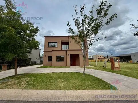 Venta Casa en Pilar Barrio Santo Tomas