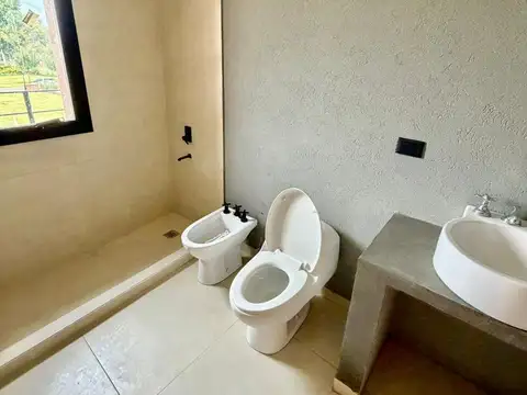 Venta Casa en Pilar Barrio Santo Tomas