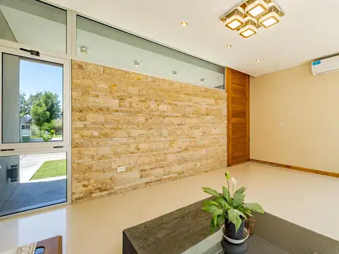 Casa 6 ambientes con 3 baños