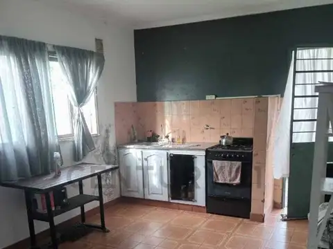Casa 3 ambientes con 1 baño