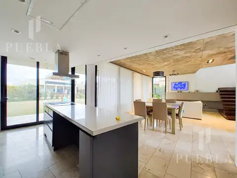 Casa 4 ambientes con 3 baños