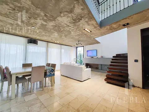Casa en Venta con 1 cochera