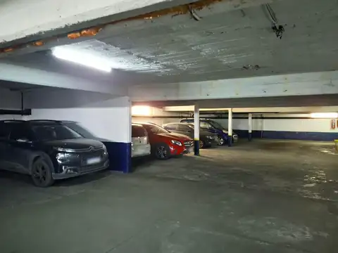 Cochera en Centro. Bajas expensas. Paraguay 840, Rosario.