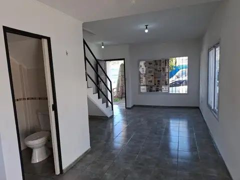HERMOSO DUPLEX INMEJORABLE UBICACION CON COCHERA  