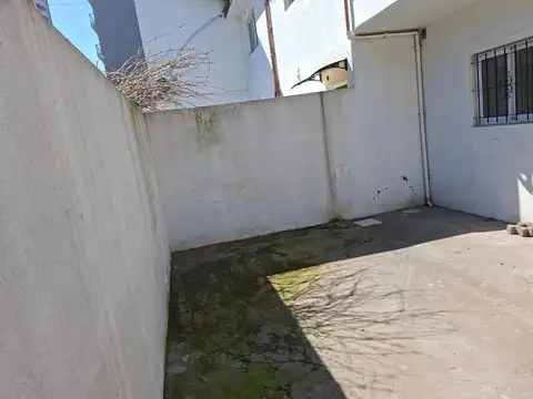 Depto Tipo Casa 3 ambientes con 2 baños