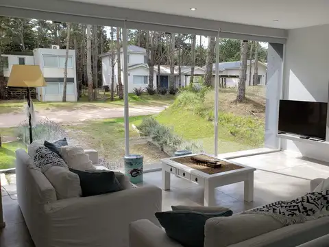 Casa 7 ambientes con 3 baños