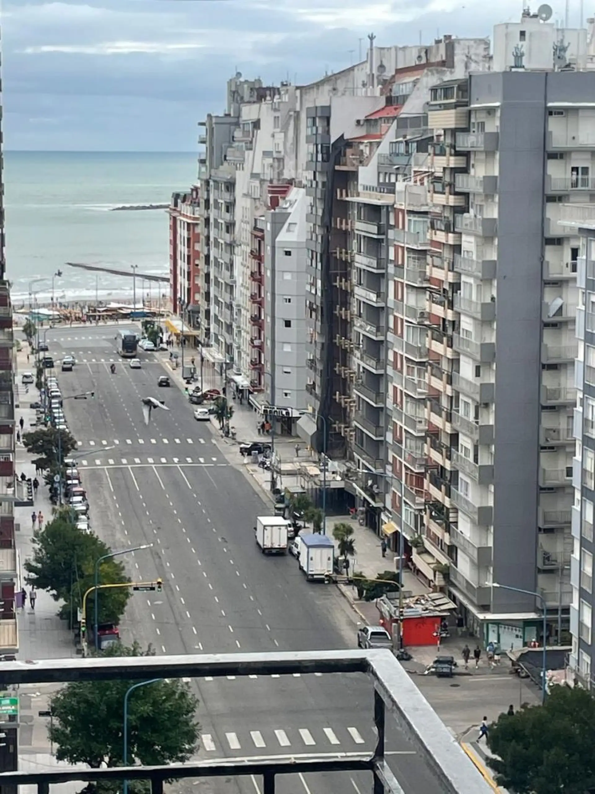 Departamento 2 ambientes con balcón corrido y vista panorámica - Zona Centro