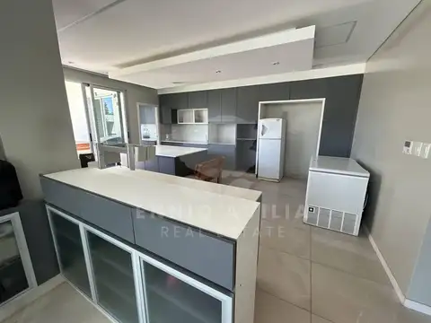 Casa 9 ambientes con 5 baños