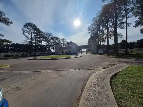 Terreno en Venta en Los Pinares Country Club, Countries y Barrios Cerrados en Exaltacion de la Cruz