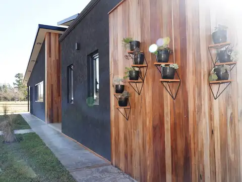 Casa en Venta en Los Pinares Country Club, USD 250.000