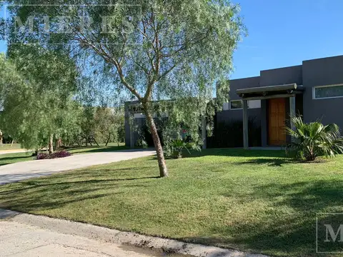 Casa en venta apto credito en San Sebastián área 5