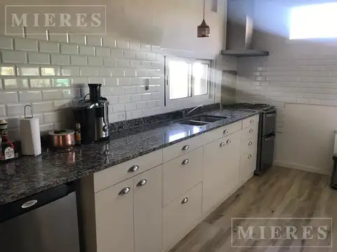 Casa 5 ambientes con 3 baños