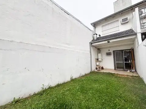 Depto Tipo Casa en Venta en El Palomar, USD 89.000