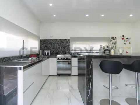 CASA EN VENTA EN GONNET