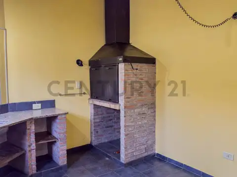 Casa 4 ambientes con 1 baño